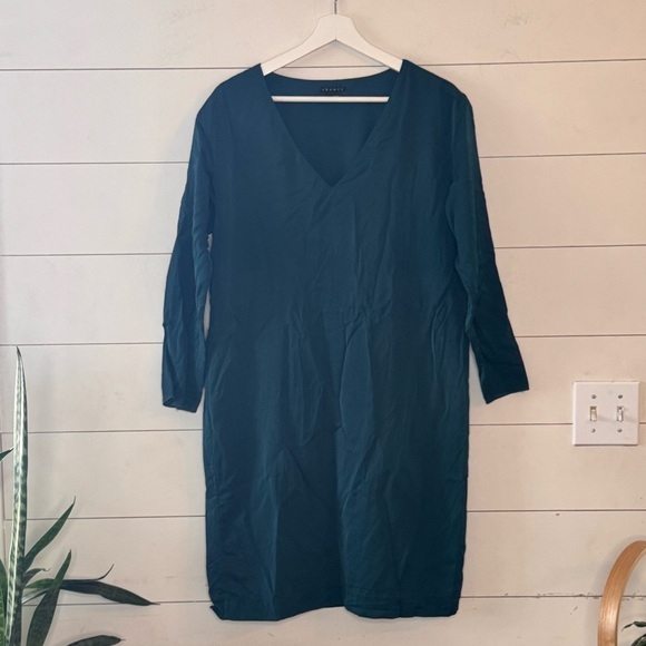 Theory Silk Empire Green Long Sleeve Dress Size 10 - Picture 1 of 10
